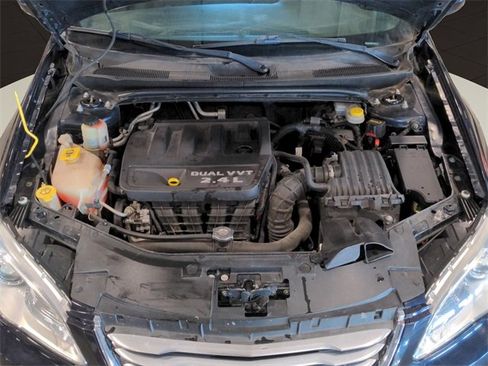 Used 2012 Chrysler 200 Touring image 23