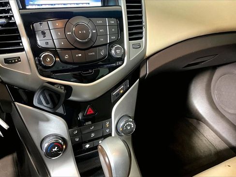 Used 2016 Chevrolet Cruze LT image 16