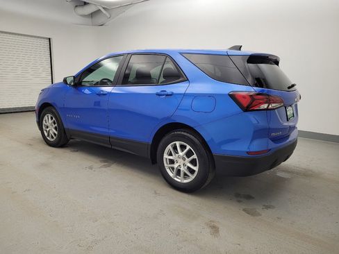 Used 2024 Chevrolet Equinox LS w/ LS Convenience Package image 3
