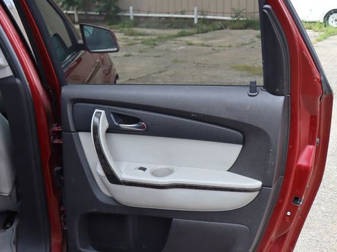 Used 2011 GMC Acadia Denali image 17