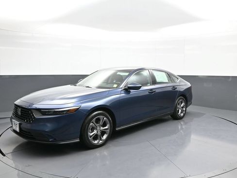 Used 2023 Honda Accord EX image 1
