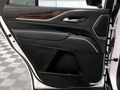 Used 2023 Cadillac Escalade Premium Luxury image 19
