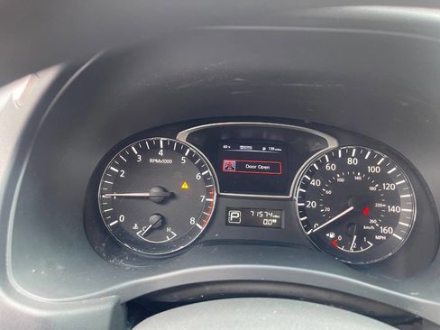 Used 2015 Nissan Pathfinder S image 15