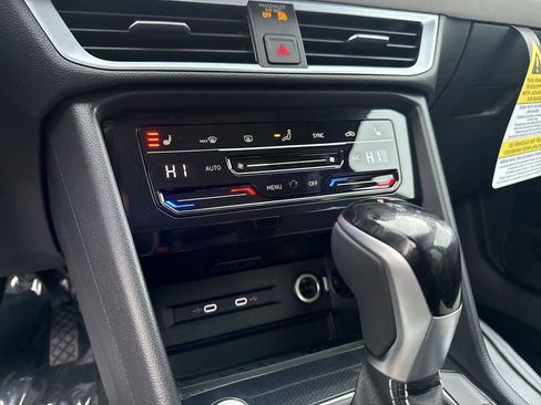 New 2026 Volkswagen Taos SE FWD image 33