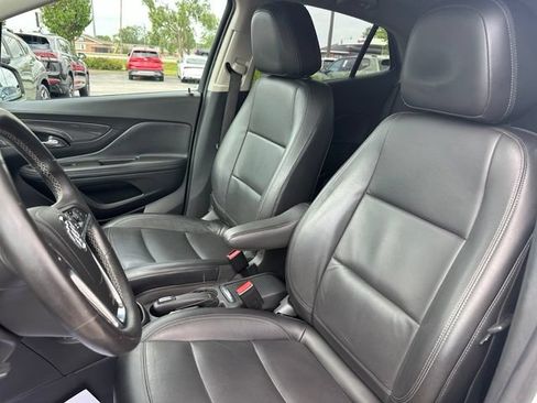 Used 2017 Buick Encore Essence FWD image 27