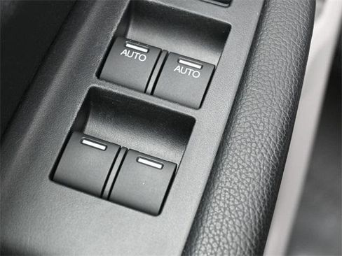 Used 2021 Honda Pilot Touring image 13