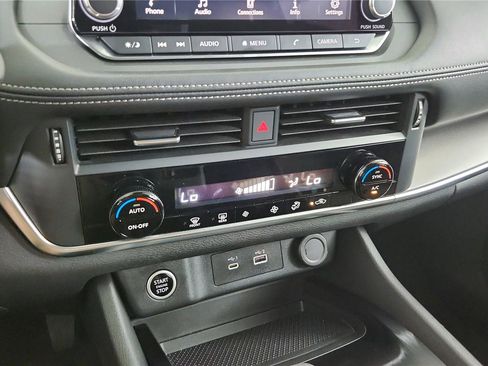 Certified 2023 Nissan Rogue SV image 31