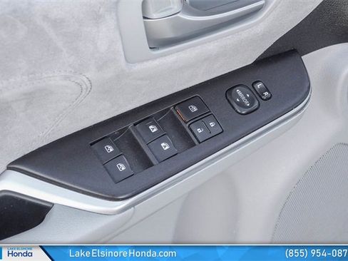 Used 2017 Toyota Camry XSE image 14