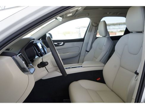 New 2025 Volvo XC60 B5 Core w/ Protection Package Premier image 19