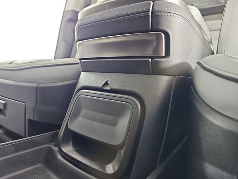 Used 2024 Rivian R1S Adventure AWD/4WD image 31