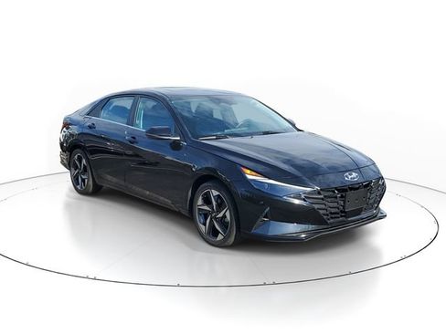 Used 2023 Hyundai Elantra Limited FWD image 2