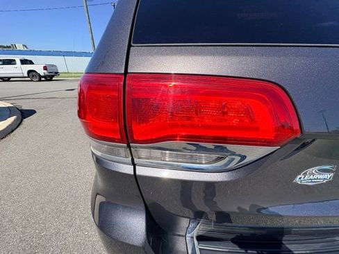 Used 2016 Jeep Grand Cherokee Limited RWD image 16