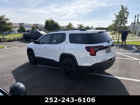 Used 2023 GMC Acadia SLE w/ Driver Convenience Package FWD image 4