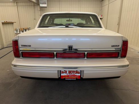 Used 1996 Lincoln Town Car Signature image 4