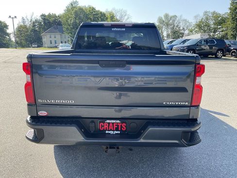 Used 2019 Chevrolet Silverado 1500 Custom w/ Custom Value Package AWD/4WD image 4