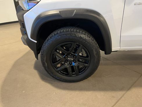 Used 2025 Chevrolet Colorado Trail Boss image 41