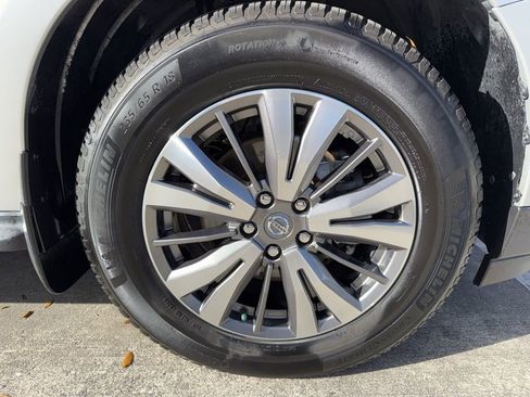 Used 2020 Nissan Pathfinder S FWD image 34