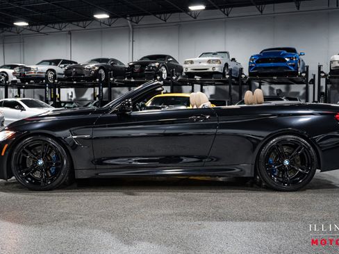 Used 2016 BMW M4 Convertible image 2