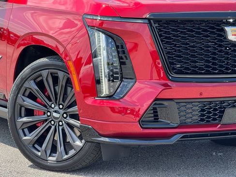 Used 2025 Cadillac Escalade V image 12