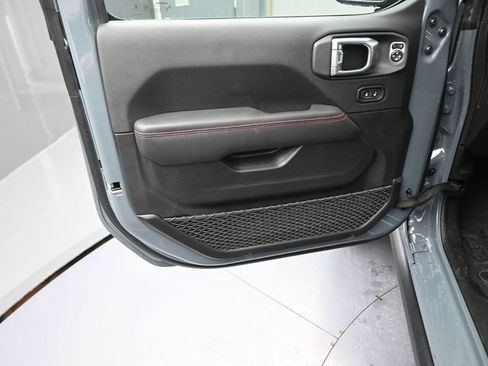 Used 2025 Jeep Gladiator Rubicon AWD/4WD image 28