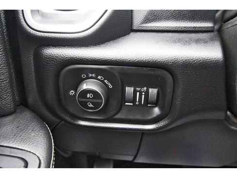 Used 2026 RAM 5500 4x4 Crew Cab w/ Laramie Trim Package image 19