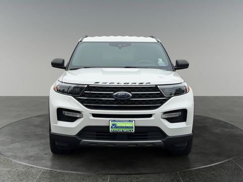 Used 2020 Ford Explorer XLT w/ Equipment Group 202A AWD/4WD image 2