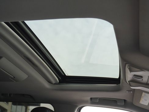 Used 2017 GMC Yukon Denali w/ Open Road Package image 18