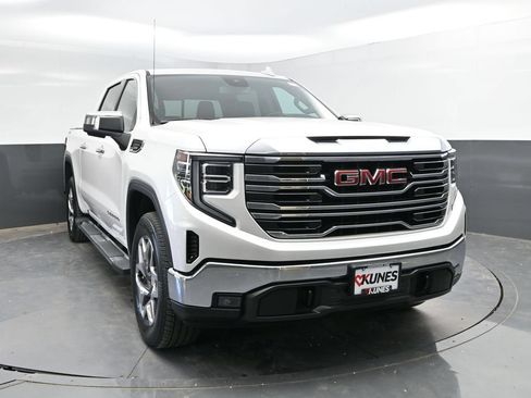 Used 2024 GMC Sierra 1500 SLT w/ SLT Premium Package AWD/4WD image 4