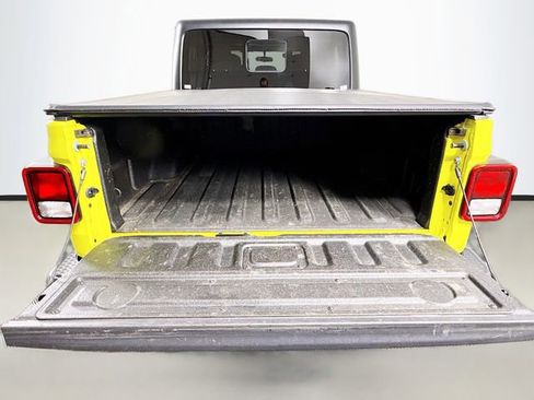Used 2023 Jeep Gladiator Sport image 23