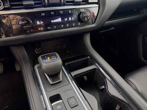 Certified 2023 Nissan Pathfinder SL AWD/4WD image 15