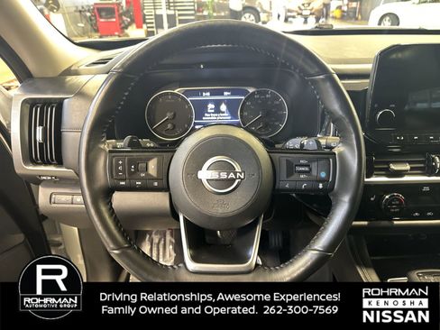 Certified 2024 Nissan Pathfinder SL image 12