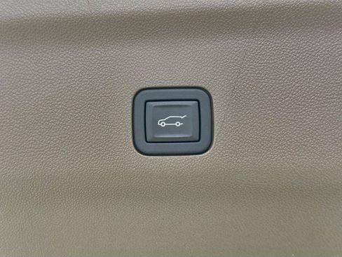 Used 2024 GMC Yukon XL Denali AWD/4WD image 38