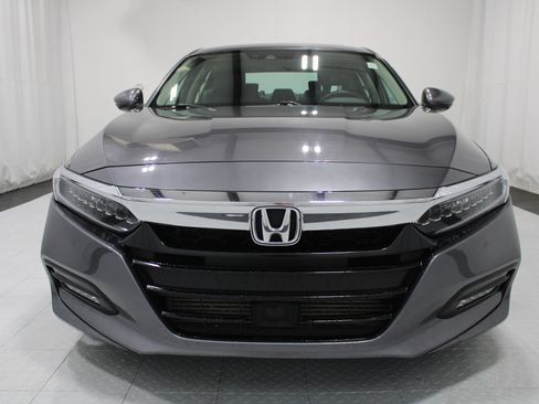 Used 2018 Honda Accord Touring image 3