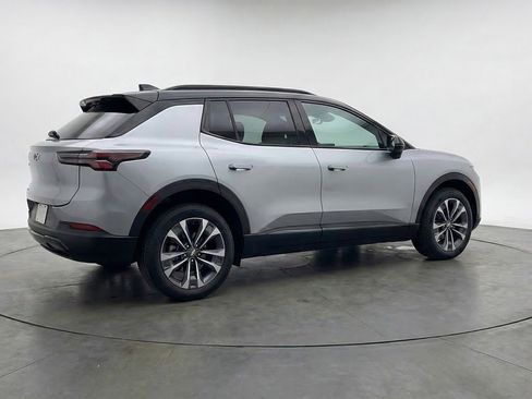 Used 2025 Chevrolet Equinox LT image 9