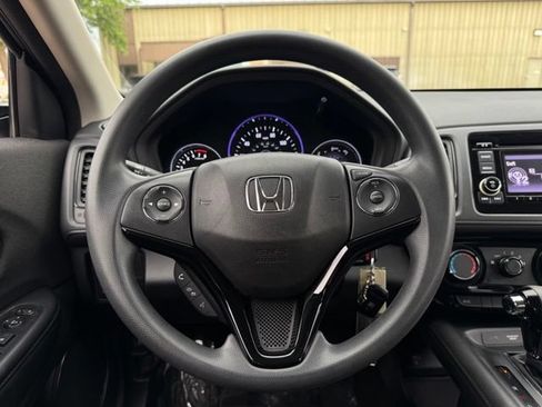 Used 2020 Honda HR-V LX image 32