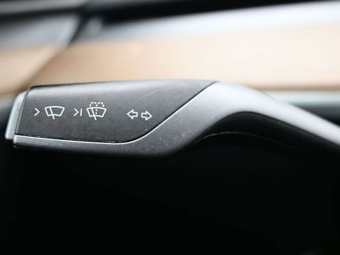 Used 2023 Tesla Model Y Long Range image 18