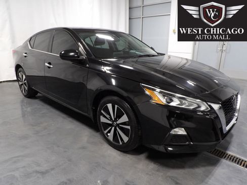 Used 2021 Nissan Altima 2.5 SV image 1