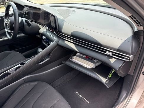 Used 2023 Hyundai Elantra SEL w/ Convenience Package FWD image 26