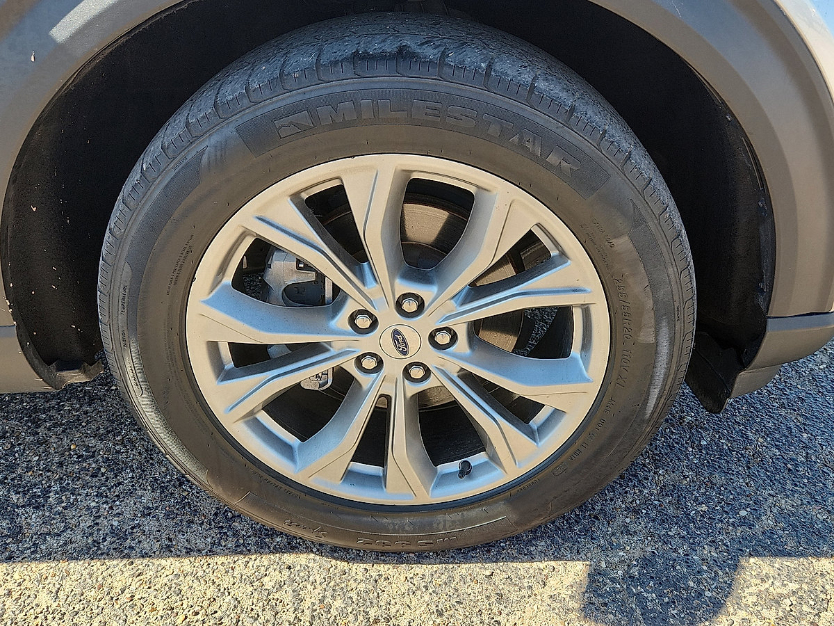Used 2021 Ford Explorer Limited w/ Equipment Group 301A RWD image 8