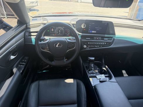 Used 2025 Lexus ES 300h w/ Premium Package FWD image 13