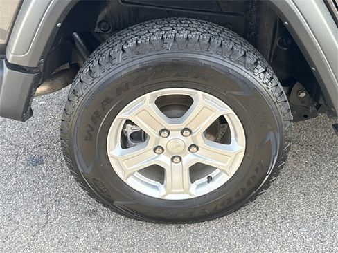 Used 2021 Jeep Wrangler Unlimited Sport image 40