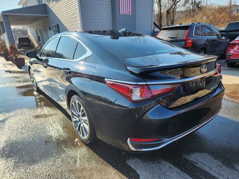 Used 2019 Lexus ES 300h image 10