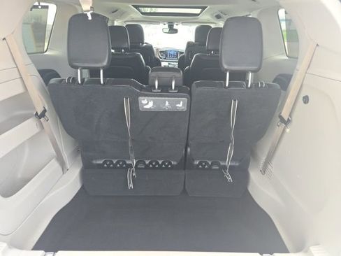 Used 2018 Chrysler Pacifica Touring-L Plus w/ Tire & Wheel Group image 9