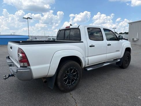 Used 2014 Toyota Tacoma PreRunner w/ SR5 Package RWD image 3
