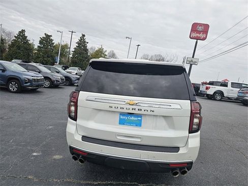 Used 2022 Chevrolet Suburban High Country image 6