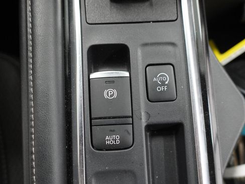 Used 2024 Nissan Pathfinder SV w/ Lighting Package (N92) FWD image 27