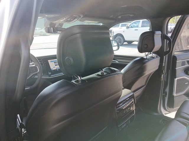 Used 2024 Jeep Wagoneer L Series II AWD/4WD image 19