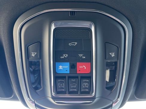 New 2025 Jeep Grand Cherokee Overland w/ Luxury Tech Group IV image 22