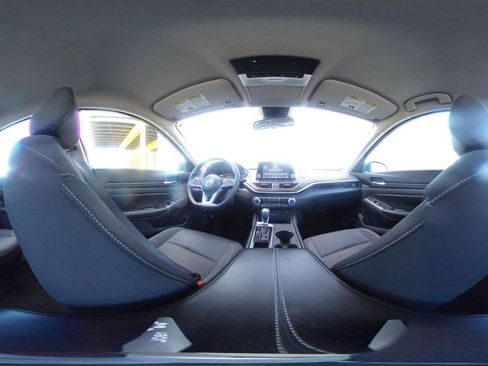 Used 2025 Nissan Altima 2.5 SV image 42