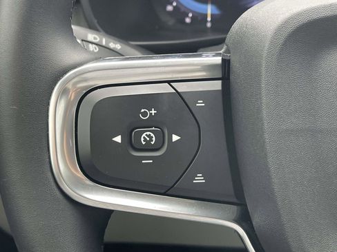 Certified 2023 Volvo XC40 B5 Ultimate w/ Climate Package image 21